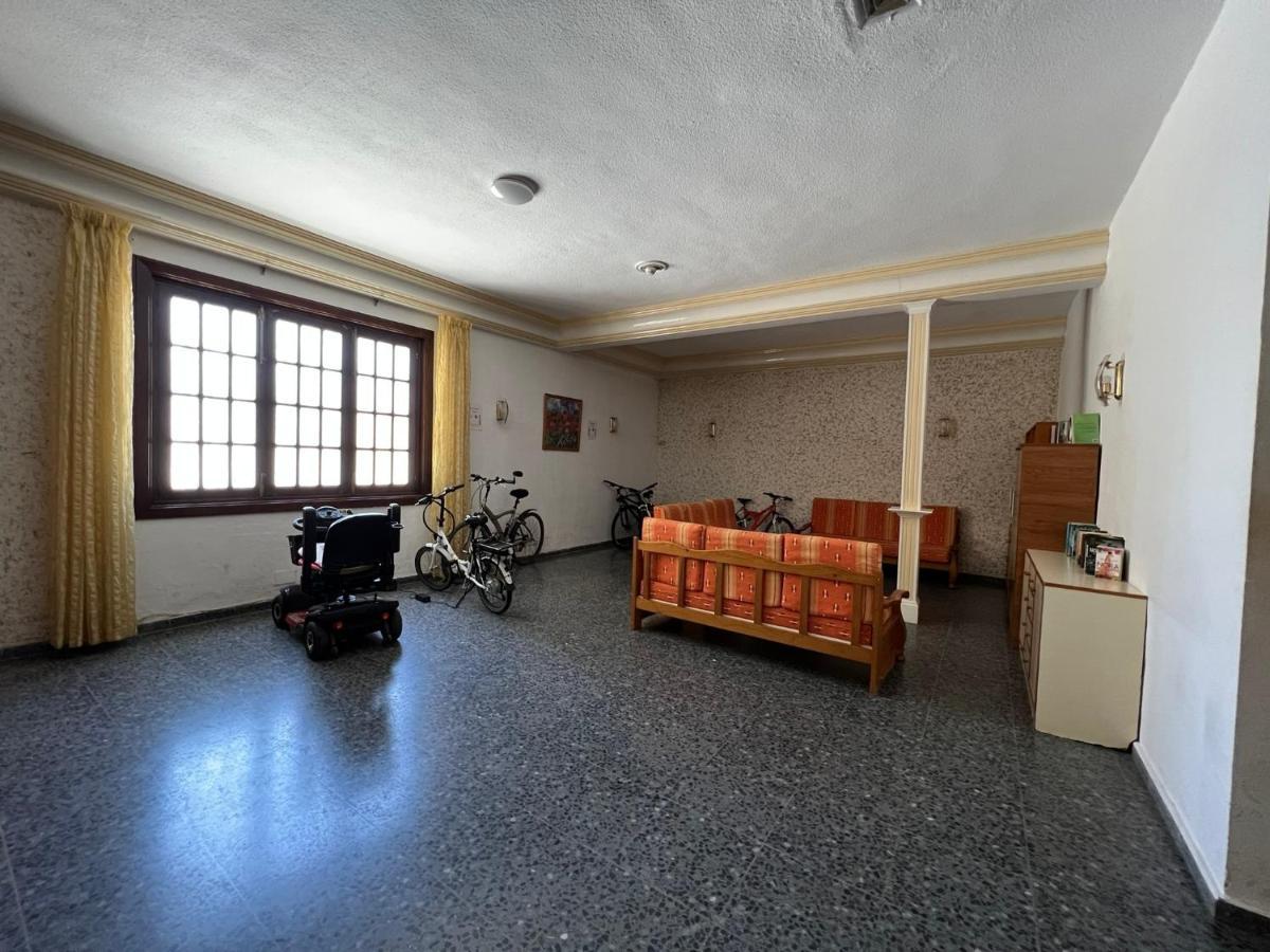 Beach Front Holiday Studio Фуeнхирола Екстериор снимка