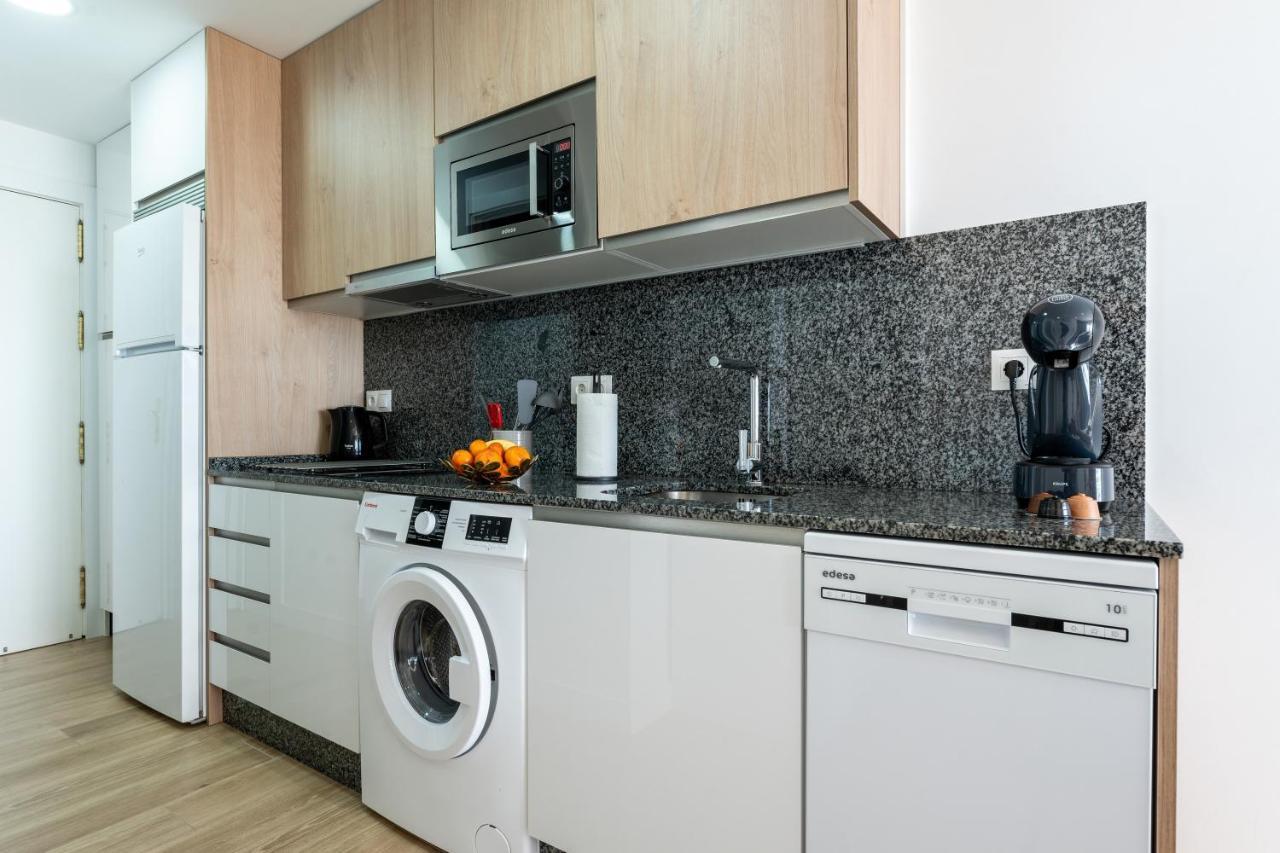 Beach Front Holiday Studio Фуeнхирола Екстериор снимка