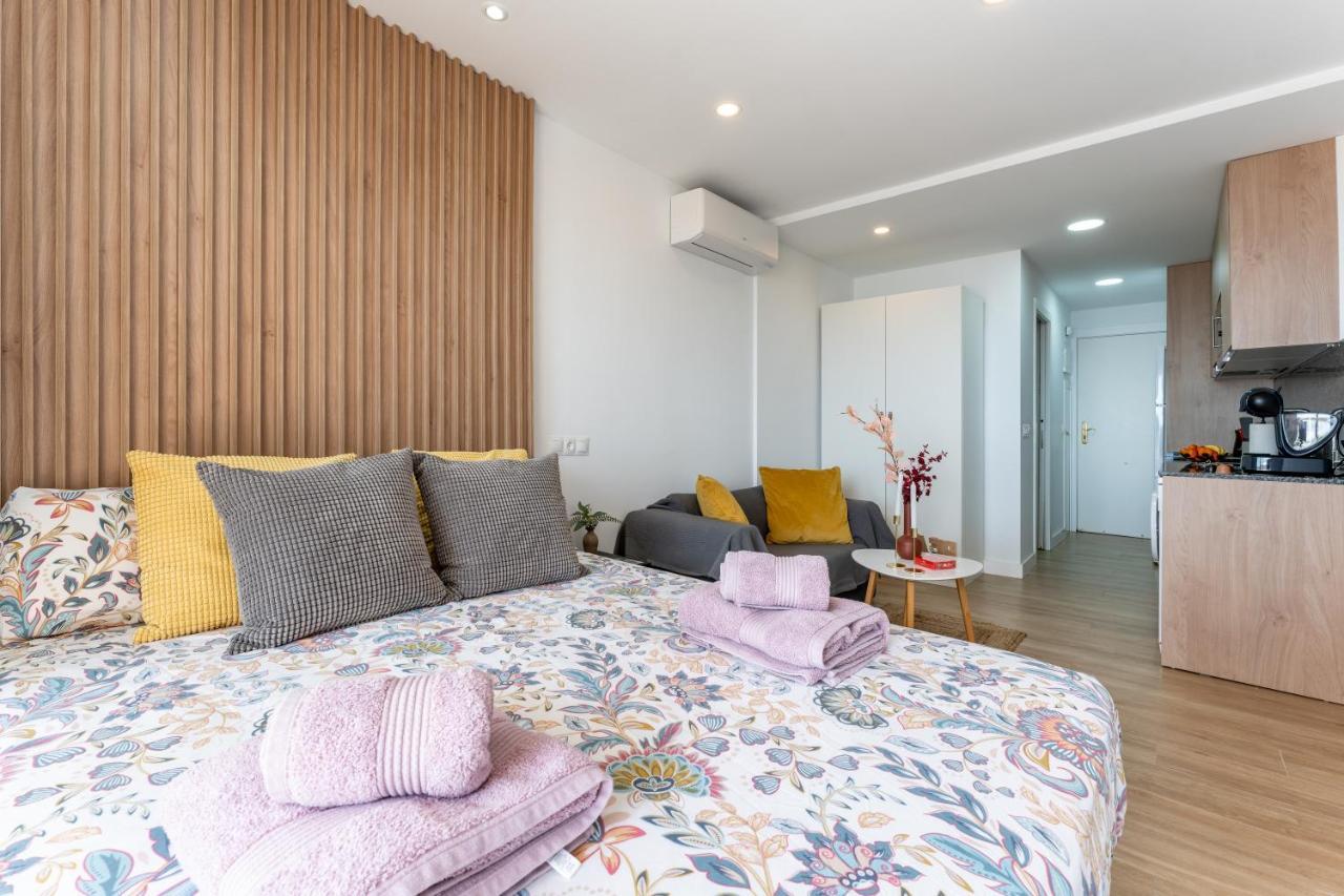 Beach Front Holiday Studio Фуeнхирола Екстериор снимка