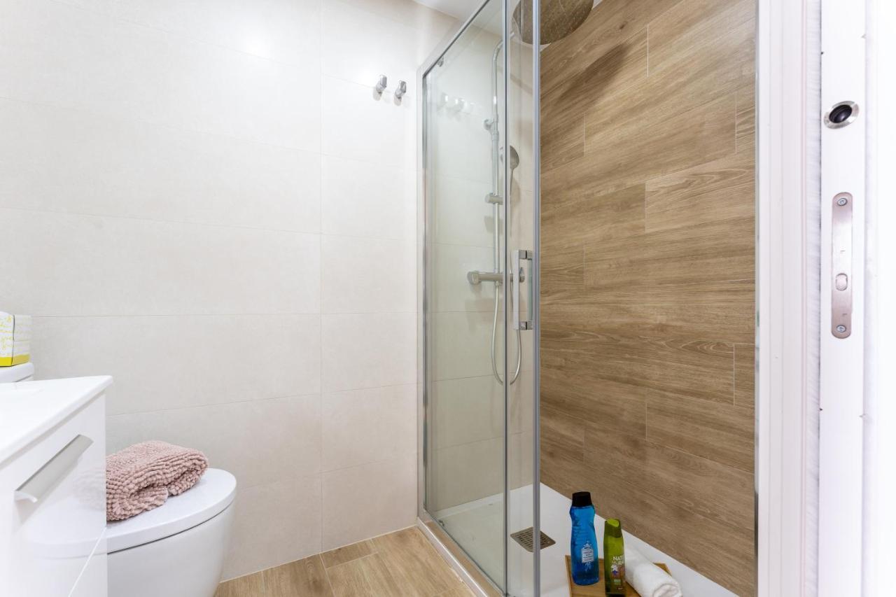 Beach Front Holiday Studio Фуeнхирола Екстериор снимка