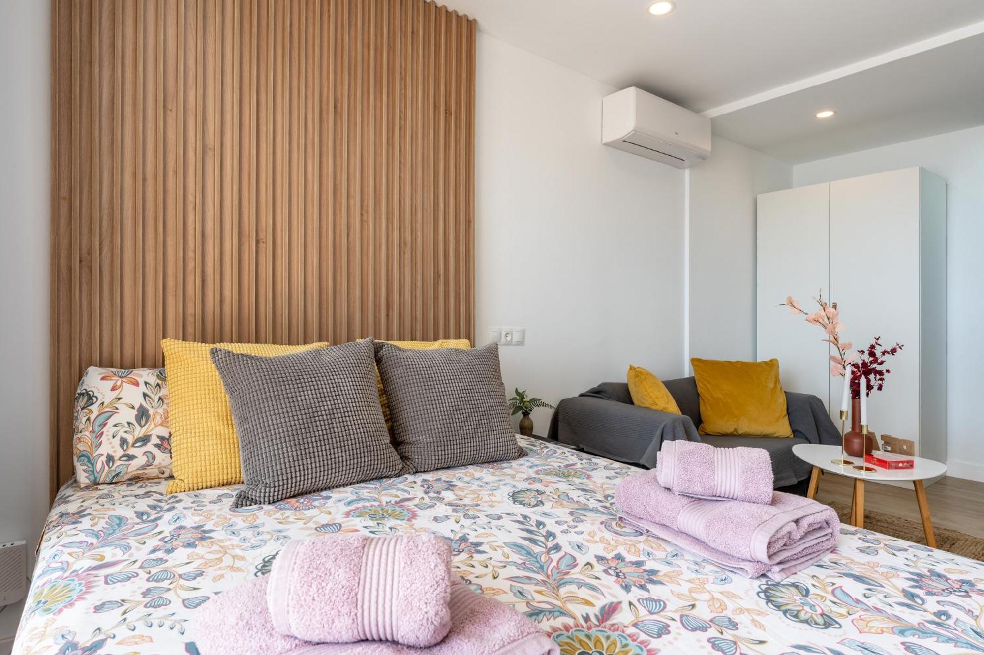 Beach Front Holiday Studio Фуeнхирола Екстериор снимка